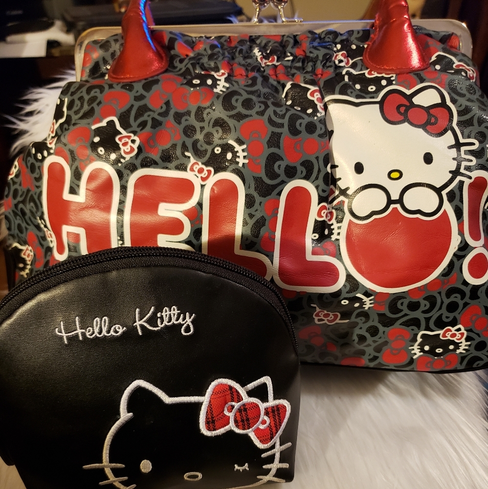 A matching set of Hello Kitty purse w/makeup bag